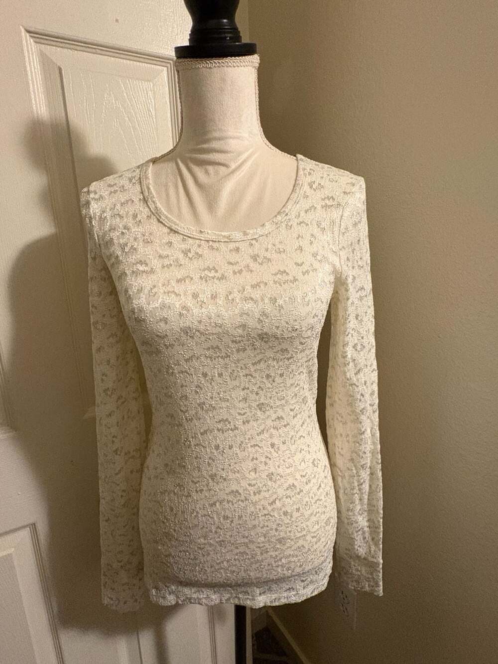 BKE Boutique Women's Cream Textured Long Sleeve Sheer Top
